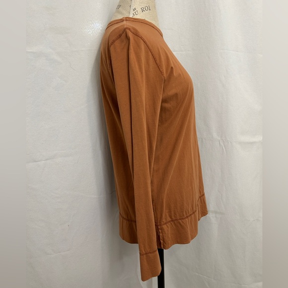 Elegant Burnt Orange Long Sleeve Women's Top - Picture 4 of 9